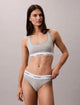 LV00QF8518 UB1 CALVIN KLEIN ΓΥΝ. ΣΛΙΠ THONG χρώμα: ΓΚΡΙ ΑΝΟΙΚΤΟ